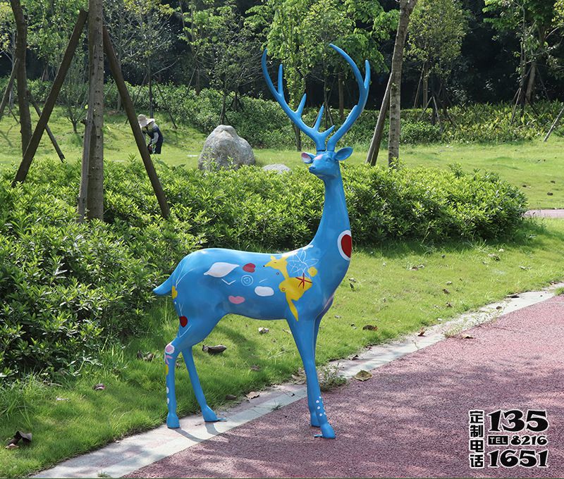 城市廣場(chǎng)創(chuàng)意玻璃鋼彩繪藍(lán)色梅花鹿雕塑 城市廣場(chǎng)創(chuàng)意玻璃鋼彩繪藍(lán)色梅花鹿雕塑